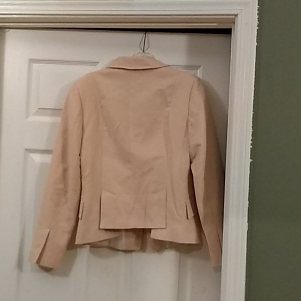 Blazer - Picture 4 of 5